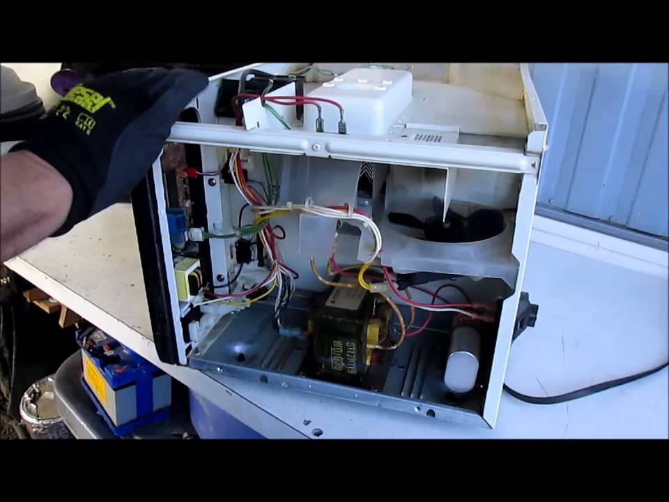REPARACION DE UN MICROHONDAS SHARP CARRUSEL MODELO R-4H 81. VIDEO # 2