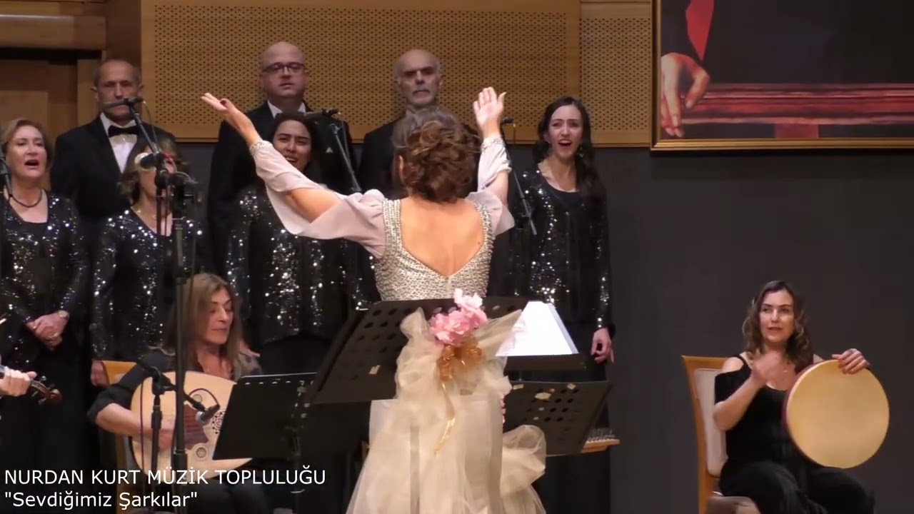 UFACIK TEFECİKTİN YEMYEŞİL GÖZLERİN VARDI