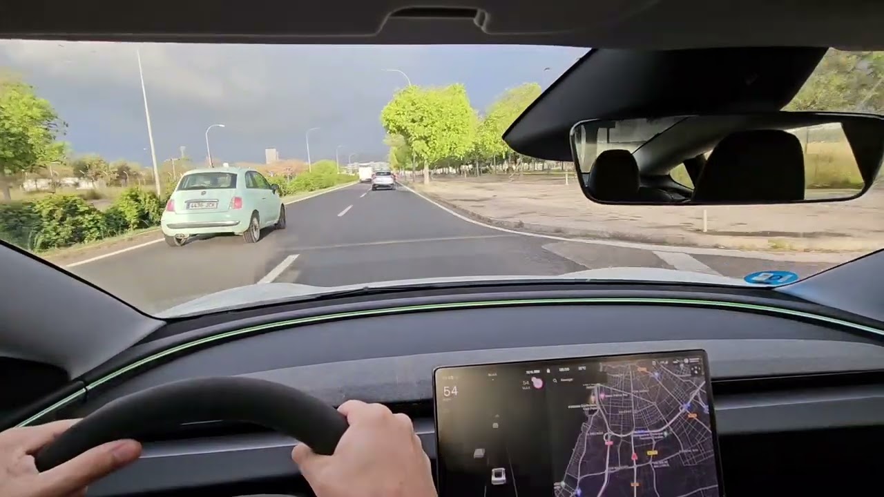 Probar autopilot de serie Tesla model 3 2024 highland  en atascos