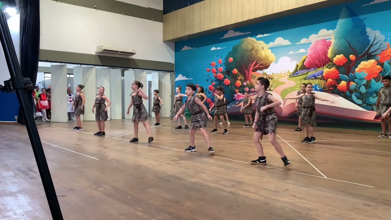 DANÇA TARZAN    festa de encerramento ERA UMA VEZ TARDE MOV