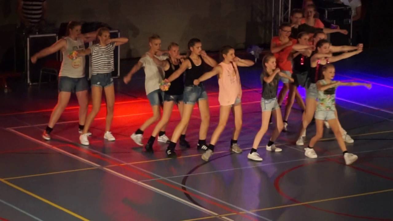 Optreden Countdown Crew tijdens Eindoptreden dansschool L2D