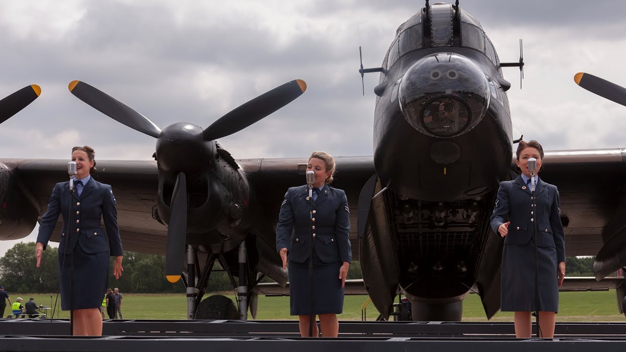 The White Cliffs of Dover by The D-Day Darlings at East Kirkby Airshow 2018