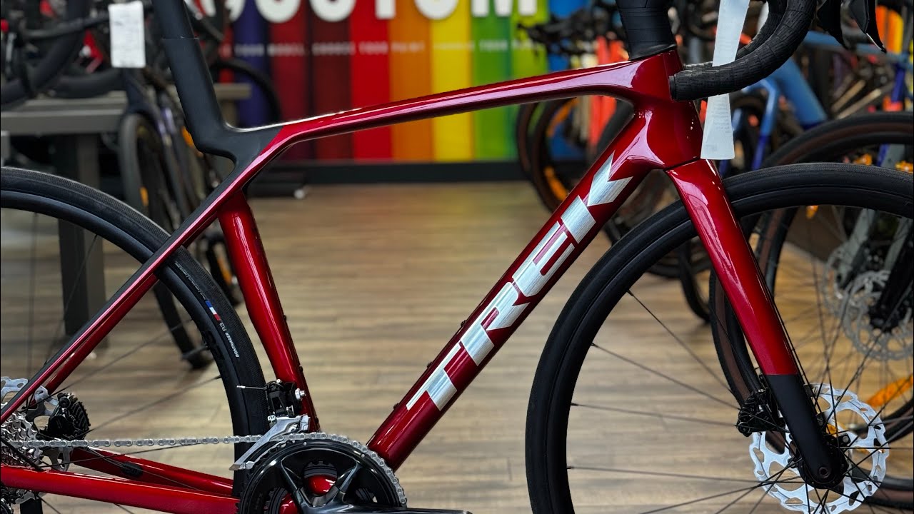 Unboxing: Trek MADONE SL 5 Gen8 Gloss Fury Red/Matte Deep Smoke