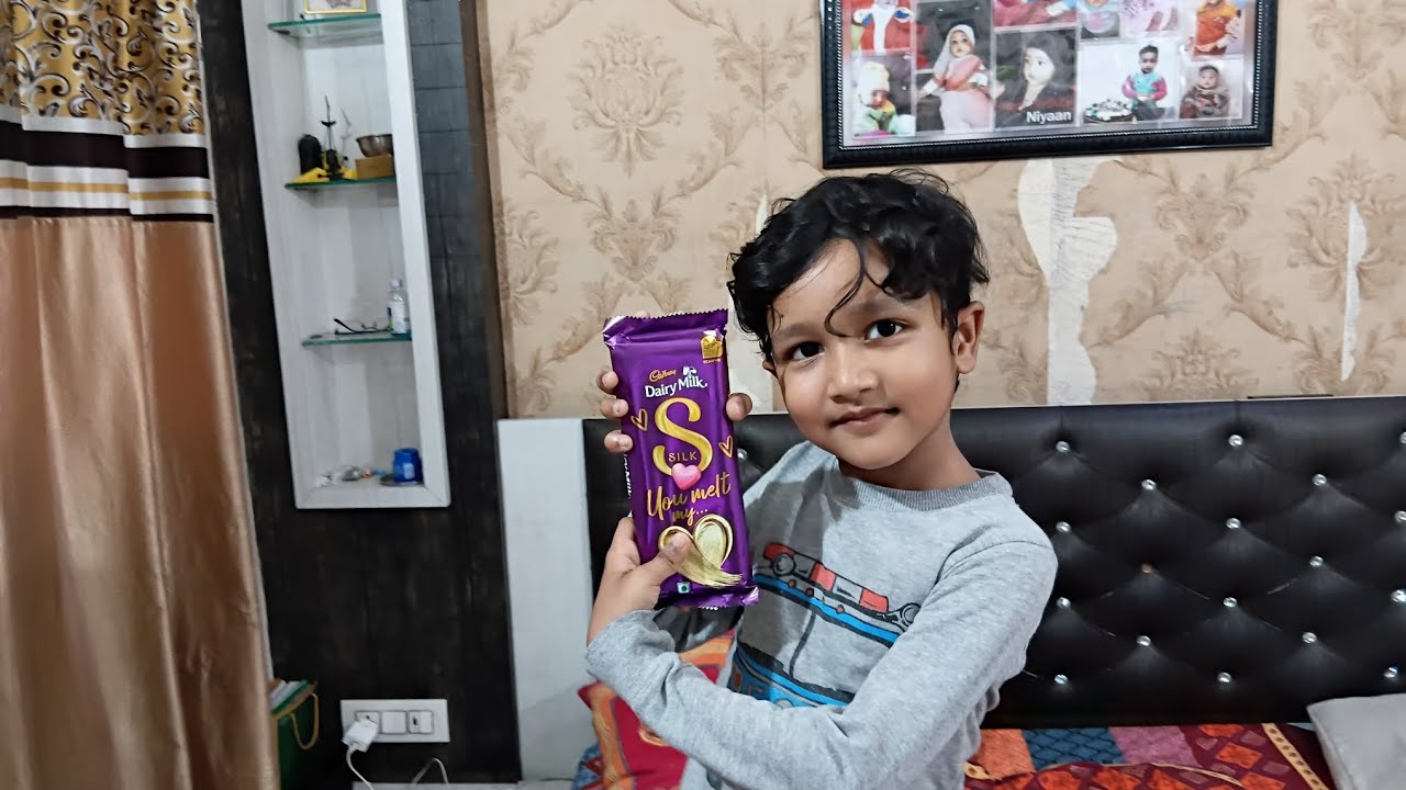 Niyaan ko mila dairy milk heart wala surprise ❤️❤️❤️❤️❤️❤️❤️❤️