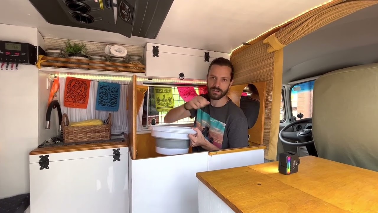O melhor BANHEIRO para KOMBI artesanal!