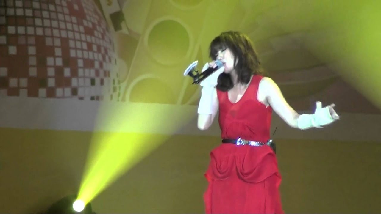 謝安琪 2011廣州歌友會 臨崖勒馬 00136.MTS
