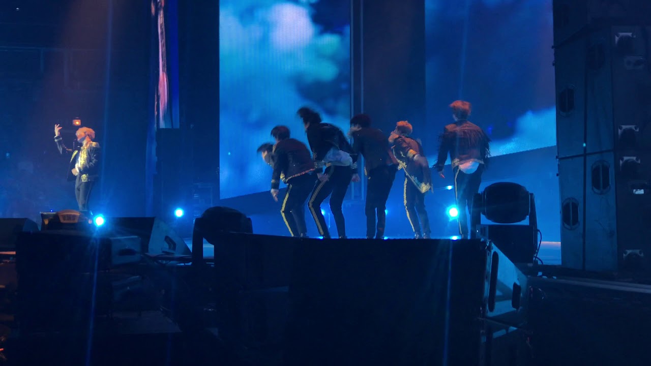 BTS in Chicago Oct. 3 - Save Me/I'm Fine - D2