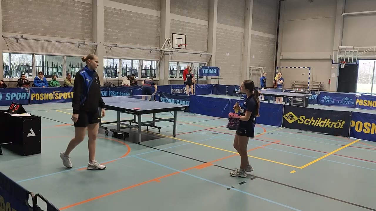 dames Super:Smash A - Logis A. T1: Ella Aelst - Manon Doucet. T2: Britt Buekers - Marine Brico
