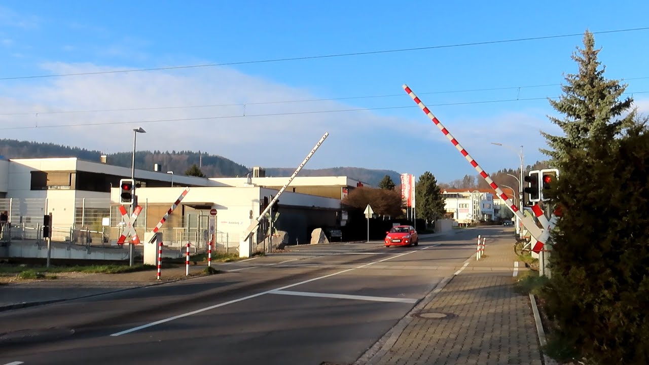 Railroad Crossing -  Schopfheim (DE) - Bahnübergang Hohe-Flum-Straße , Passage à niveau