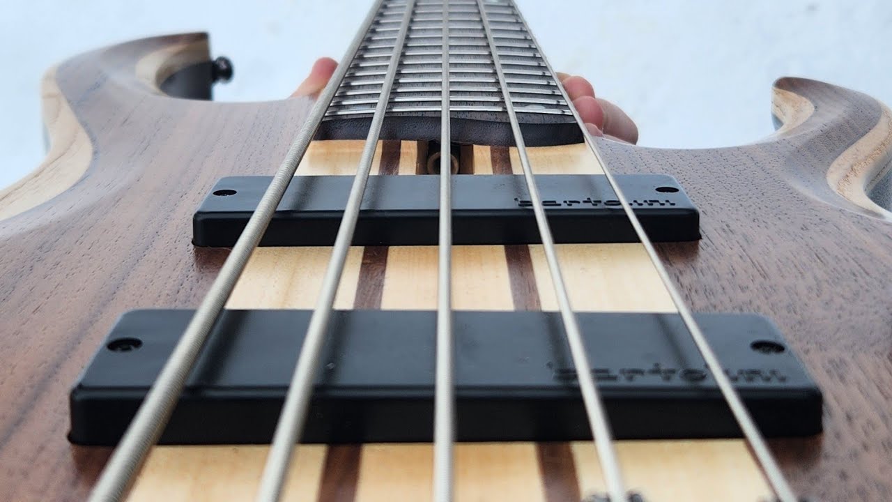 playing Bass guitar and hanging out! 🤘💙