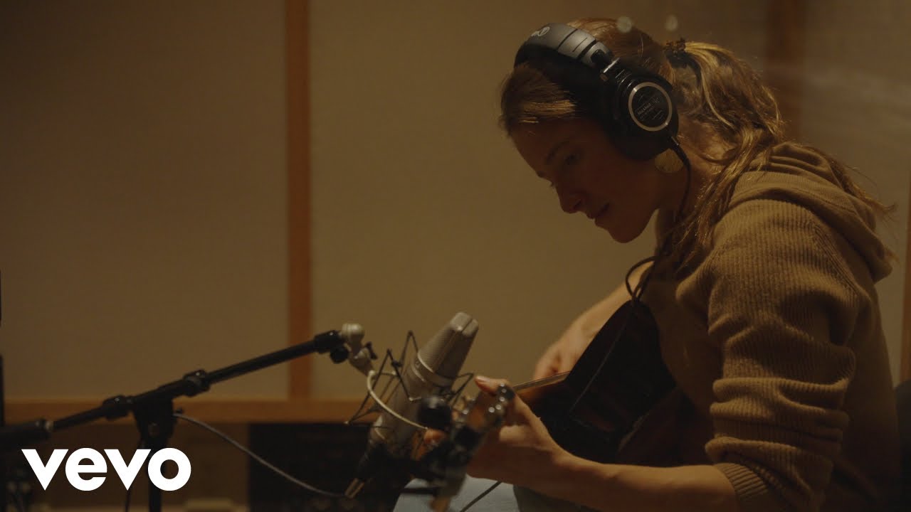 Caroline Jones - Divorce In A Small Town (The Making Of)