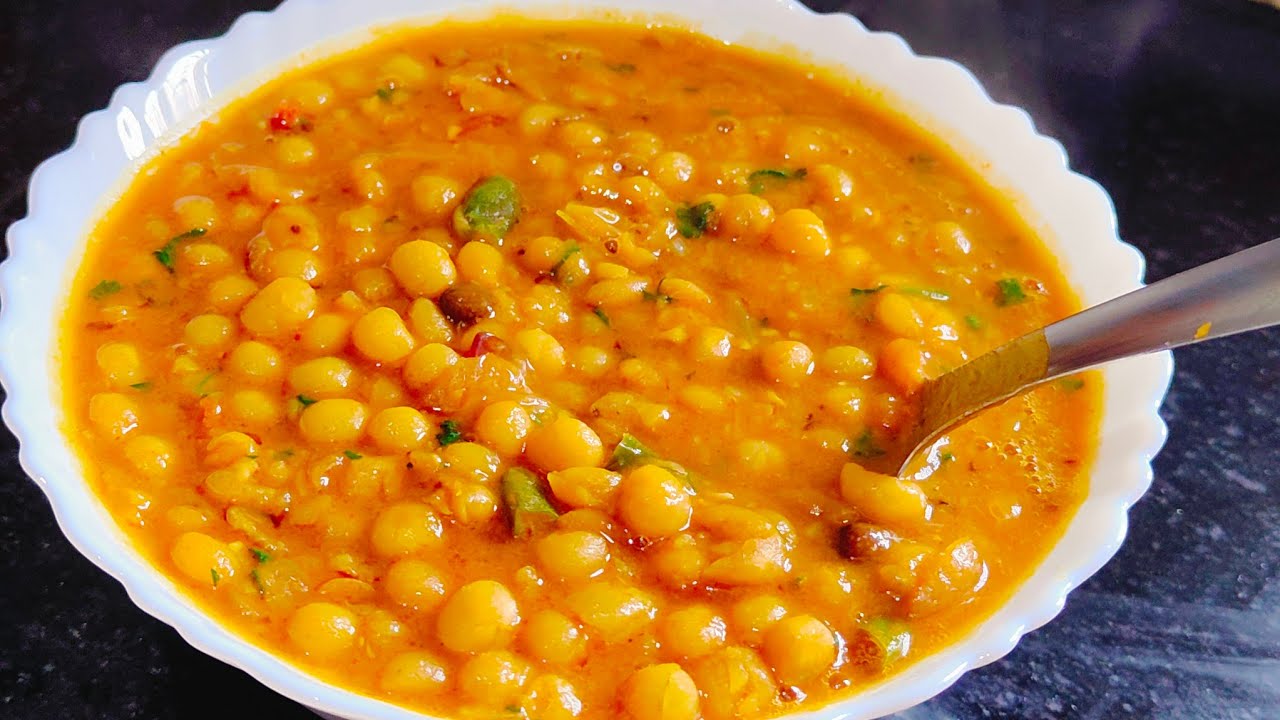 मटर के छोले ऐसे बनाएंगे तो दो की जगह चार रोटी खाएंगे । Matar ke chhole recipe । How to make chhole 