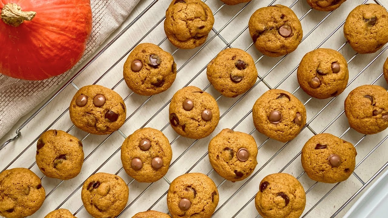 Easy PUMPKIN CHOCOLATE CHIP Cookies | Soft, Chewy & Family Favourite 🍪🎃