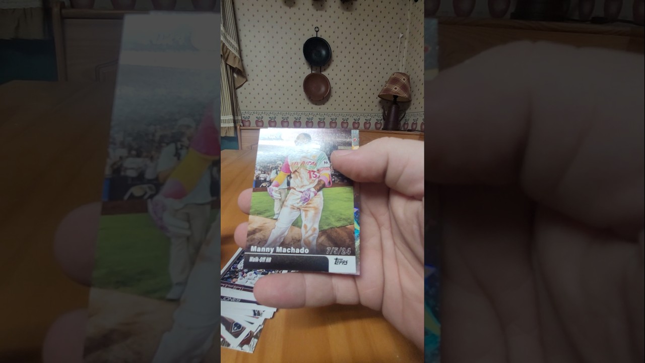 Double pack opening with Manny Machado #greatesthits #sportscards #baseball #topps #shorts