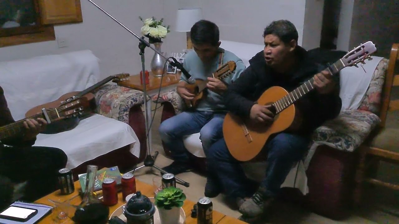Música Ayacuchana. CORCULLA Verde  Totora. Jaranita corcullina en fraga   España.
