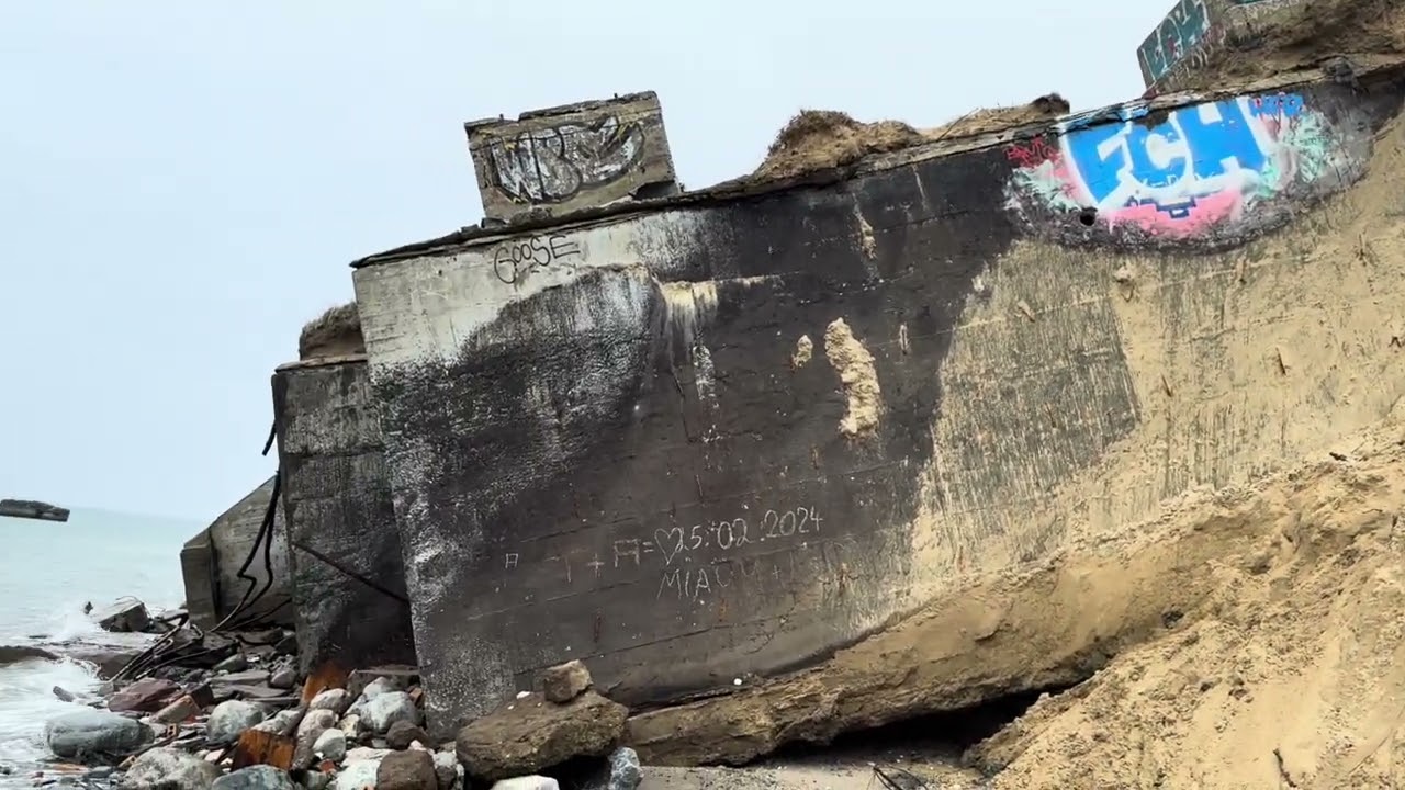 Bunker Ahrenshoop, Niehagen  2020 innen, 2024 nach Absturz, Steilküste, gefährlicher Abschnitt