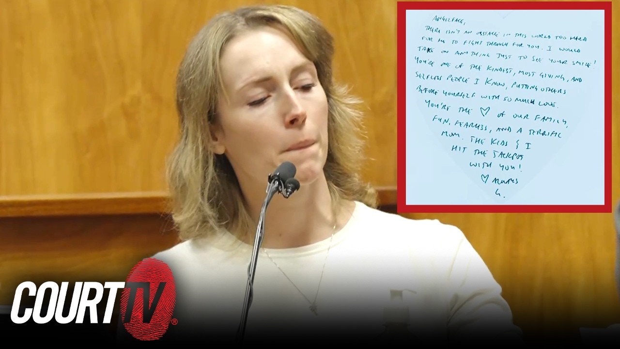 Трогательный момент: жена врача читает поздравительную открытку от мужа-подсудимого.