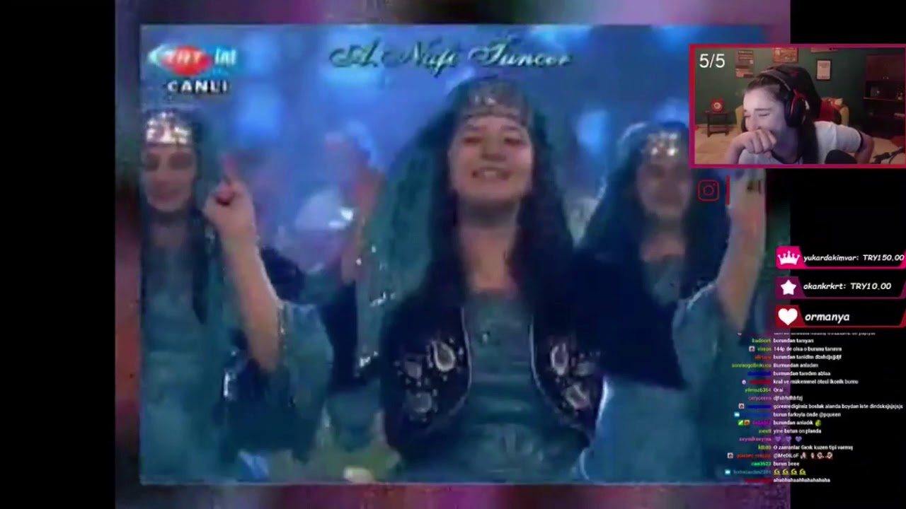 Pqueen Eski Dans Videosunu İzliyor