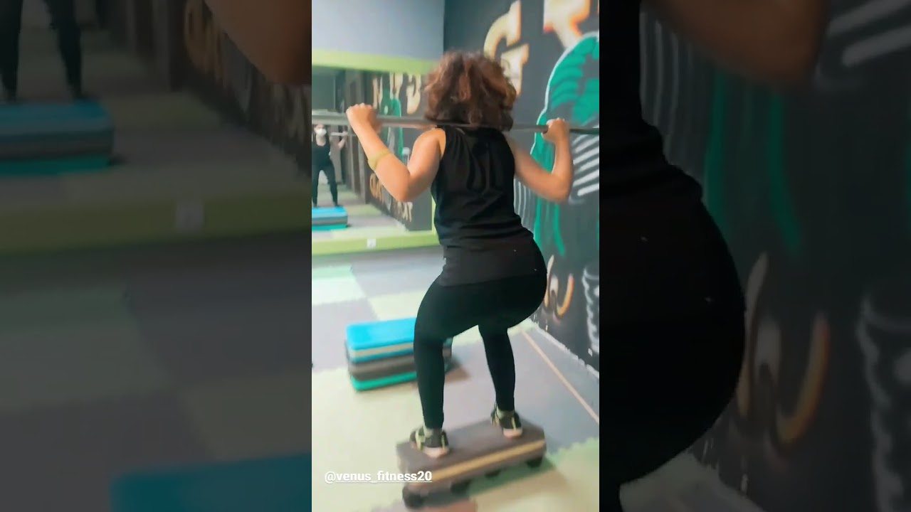 اسکات به حالت شیب این حرکت فشار روی کمر کمتر میکنه #fitness #trxbestearning #trx# #halter #title