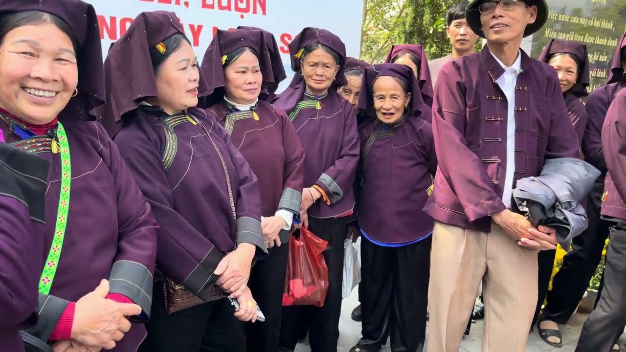 Ngày Hội Đền Tà Phủ đông vui quá 