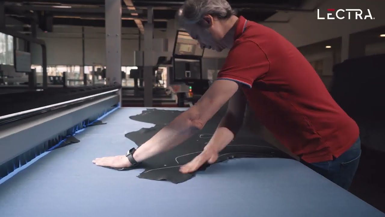 Lectra digital leather cutting solution / Versalis® XHS Online Mono-Conveyor Scanner