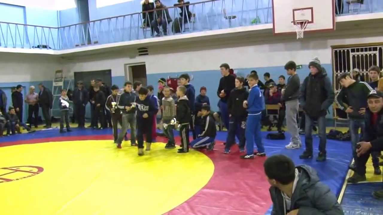 Открытое первенство г.Карачаевска по вольной борьбе среди юношей. 2013г., награждение.