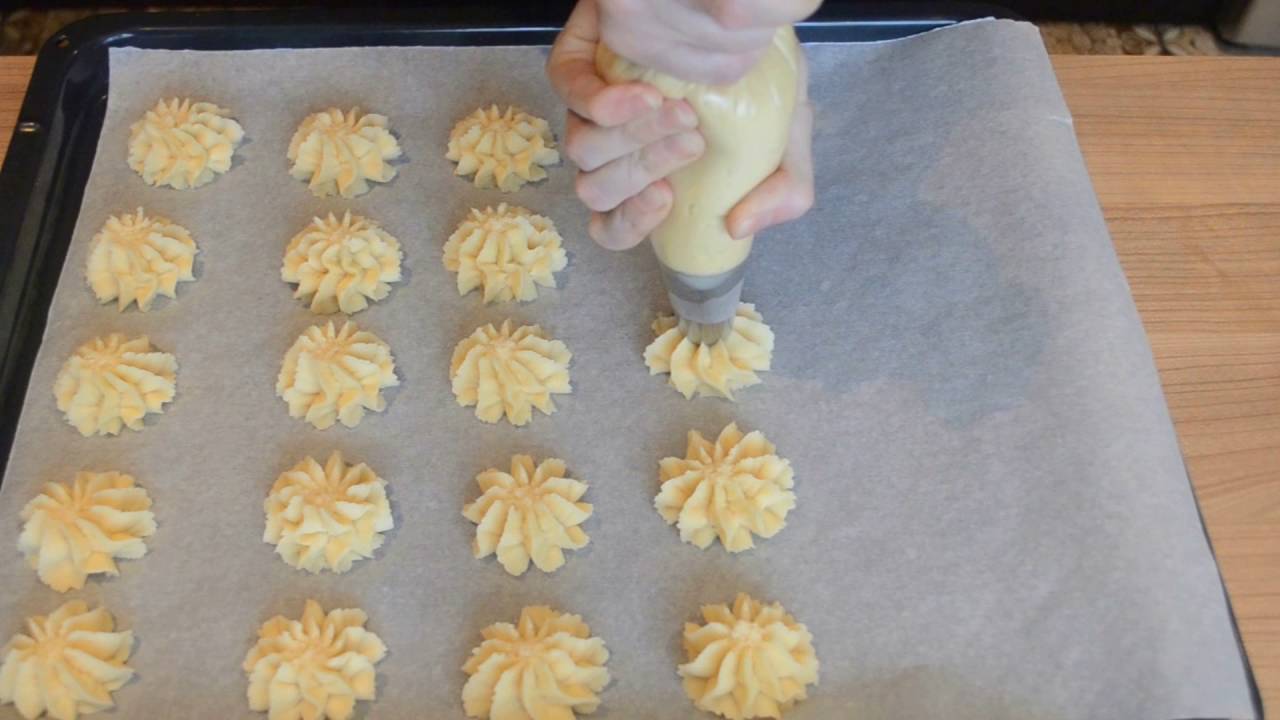 Baki kurabiyesi (Курабье Бакинское)