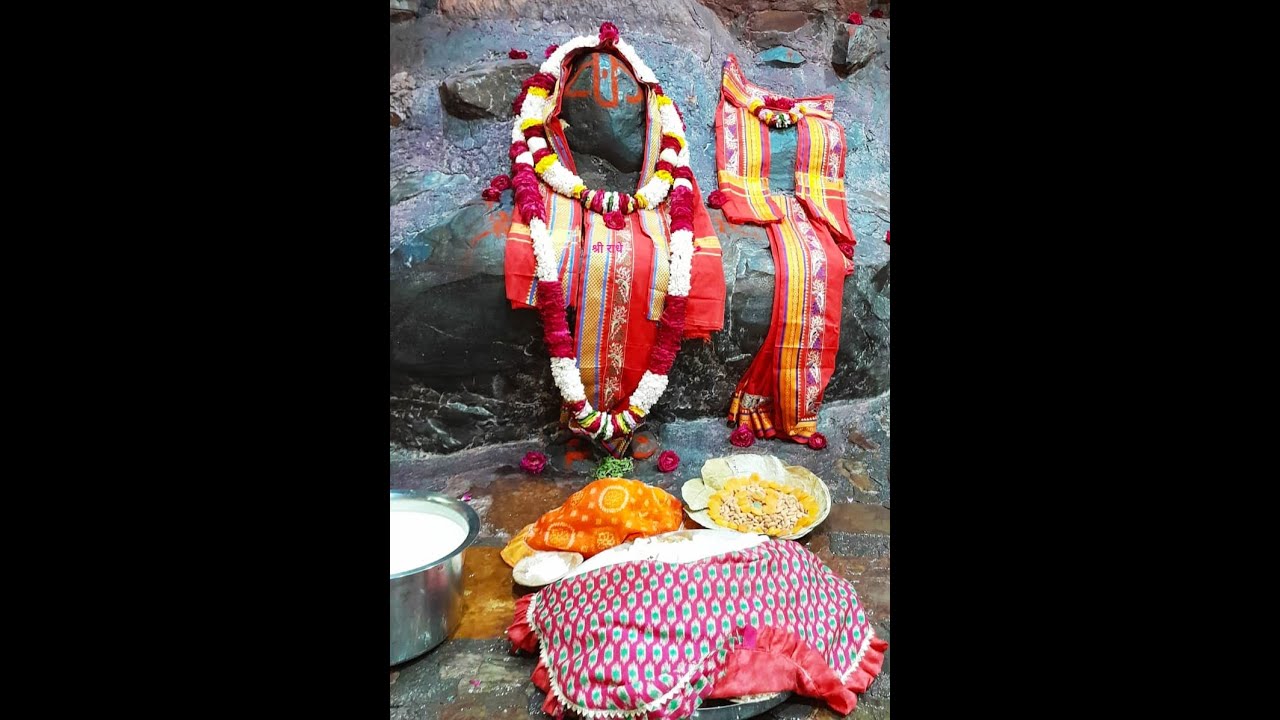 Divine Mangla Aarti Darshan of Giriraj Mukharvind in Jatipura 🌹 श्री गिरिराज प्रभु मंगला दर्शन  🌹|
