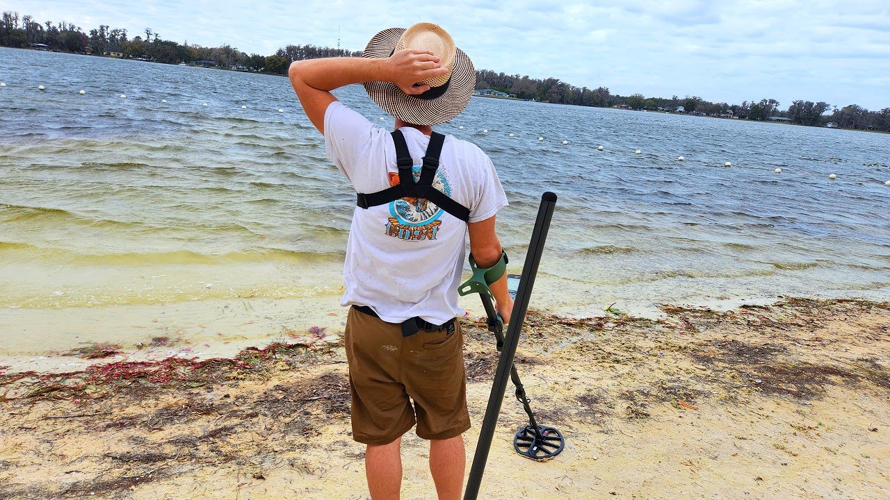 Metal Detecting A Crusty Beach No One Wanted To Treasure Hunt!