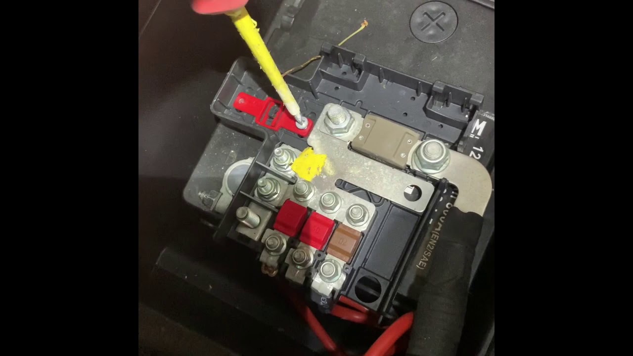 How to change a battery on a fiat Ducato