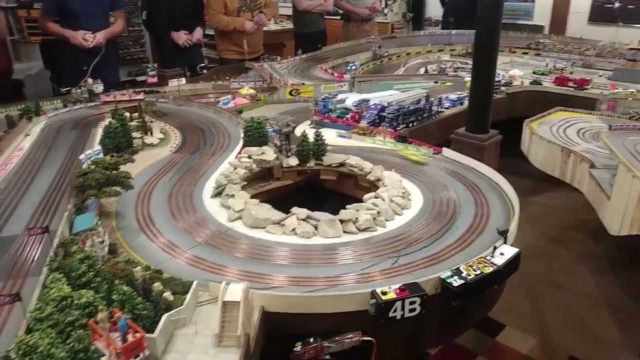 ГОНКИ на слот-машинах в честь Дня благодарения на Northline Raceway — ВЕДУЩЕЙ В МИРЕ ГОНКЕ ДЛЯ СЛ...