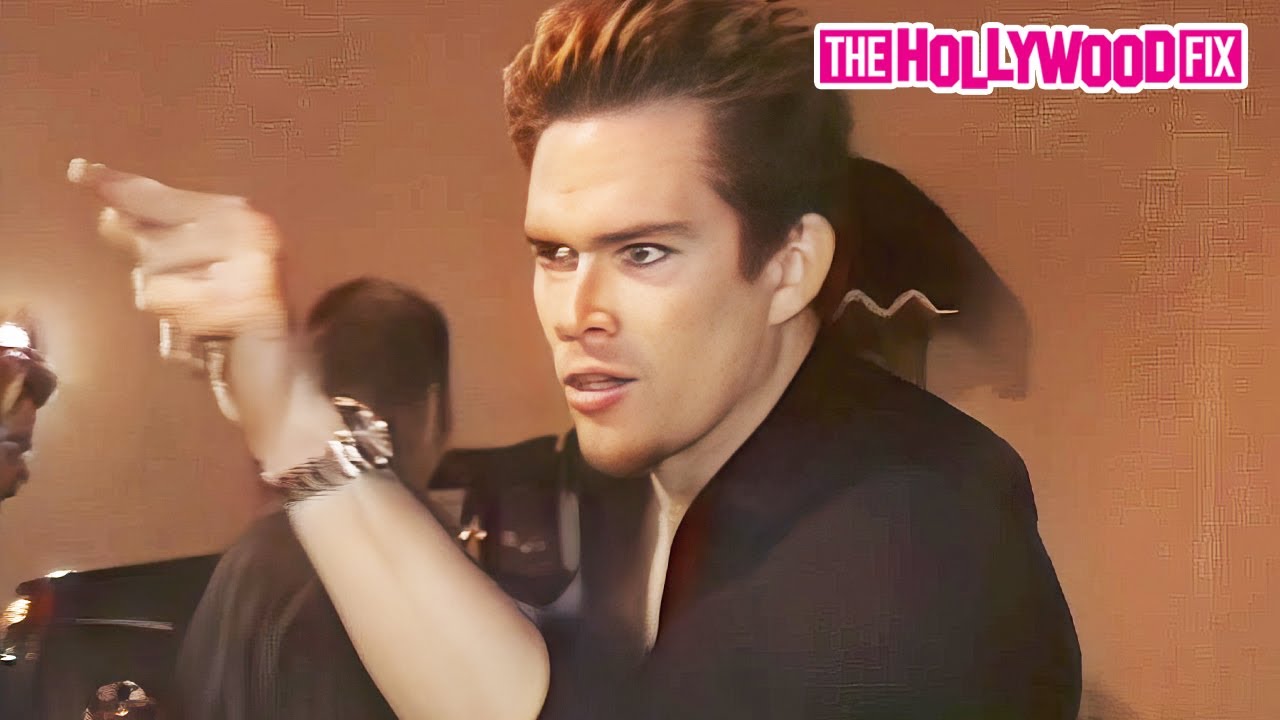 Mark McGrath Goes Ballistic On A Fan, Wants Him Beat Up & R@ped For Calling Him Sugar Gay In L.A.