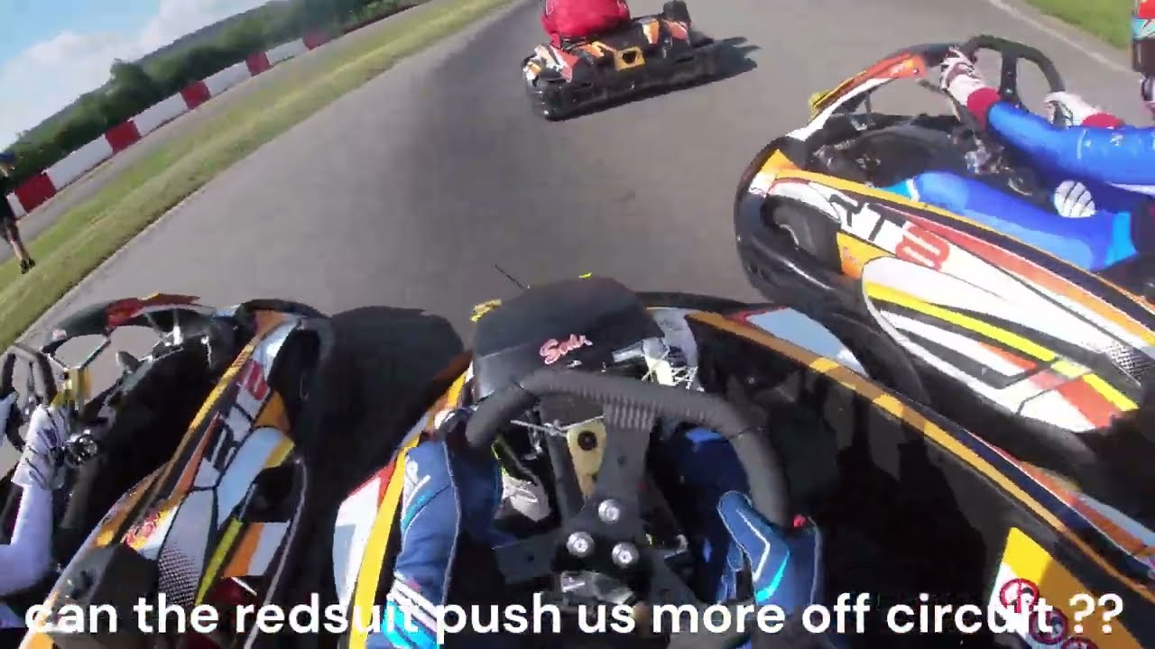 I'm replacing my cart gloves for boxing gloves this race #Kart Fun Trophy round 5 race 1