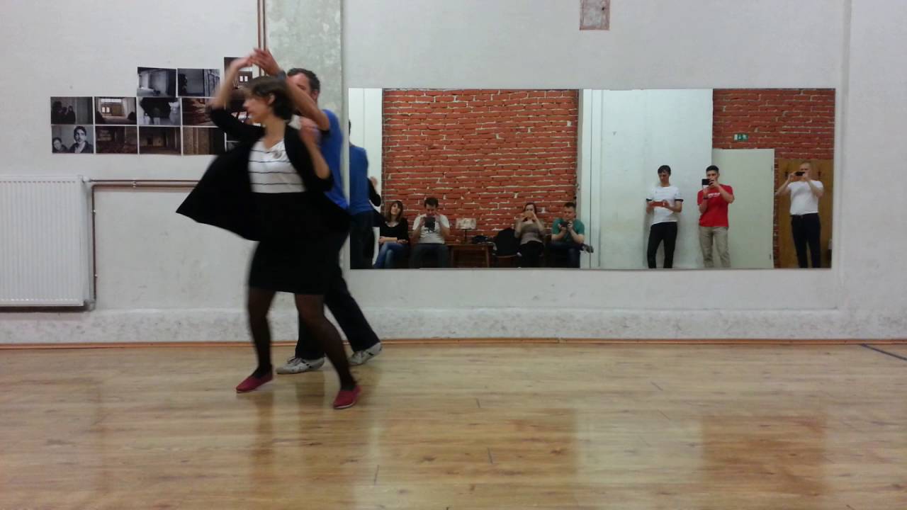 Lindy hop 1 - 33 - groove walk