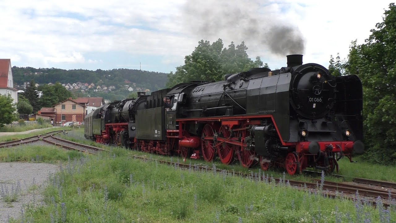 01 066  + 50 4073  -  Überführung Nördlingen - Meiningen