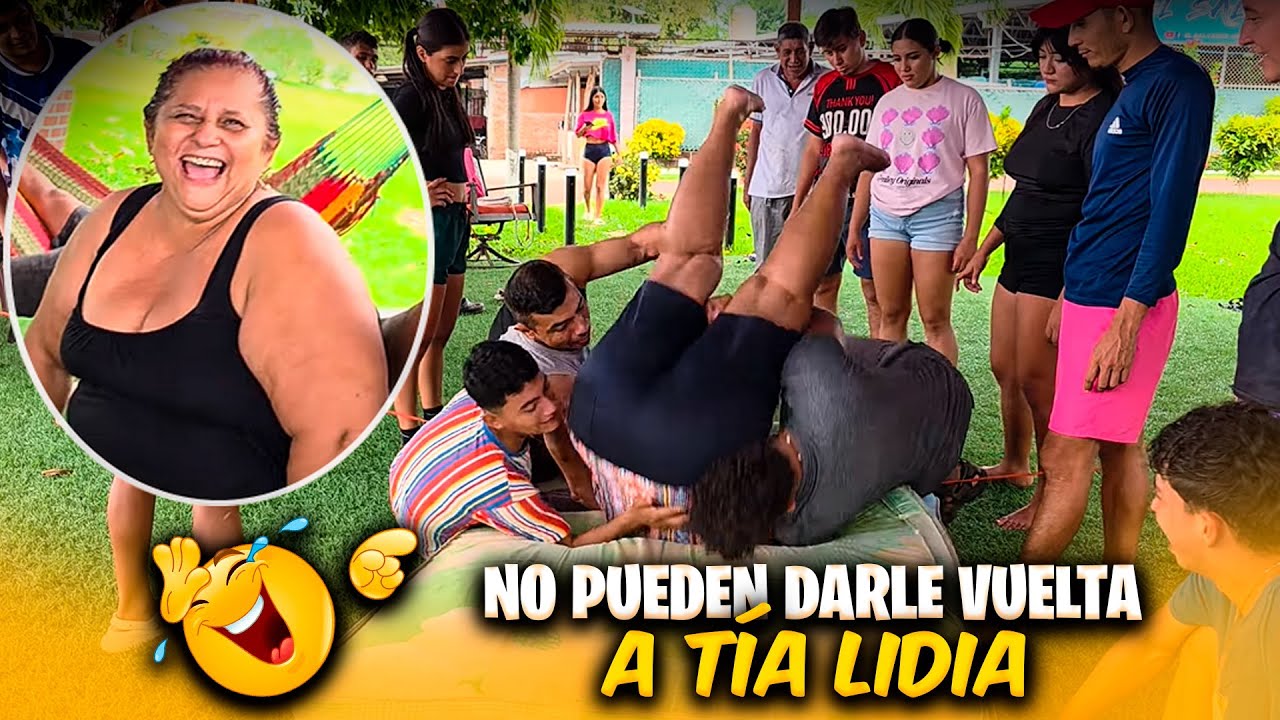 Tia Lidia no se quedó atras y entre todos le ayudaron a darse la vuelta.Pululo se mió de los nervios