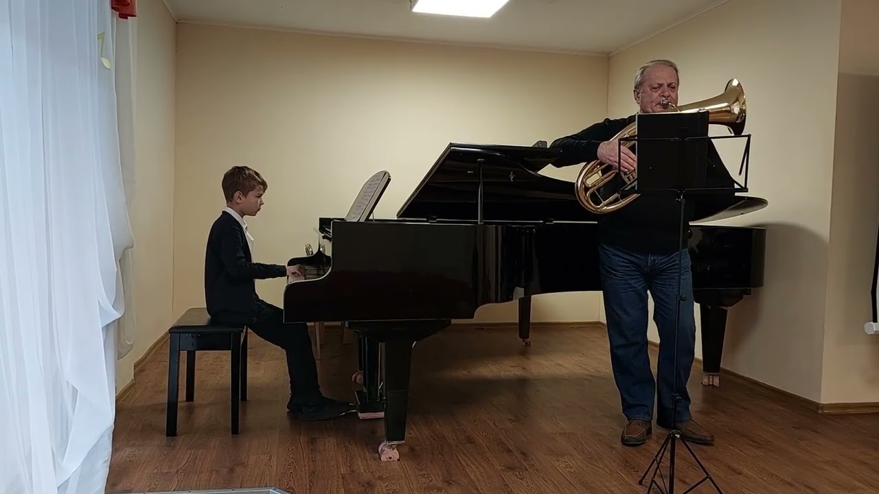 Панченко Максим. К.М. Вебер "Хор мисливців" аранж. Б.Сапожнікова.   Ілюстратор Б.С.Сапожніков