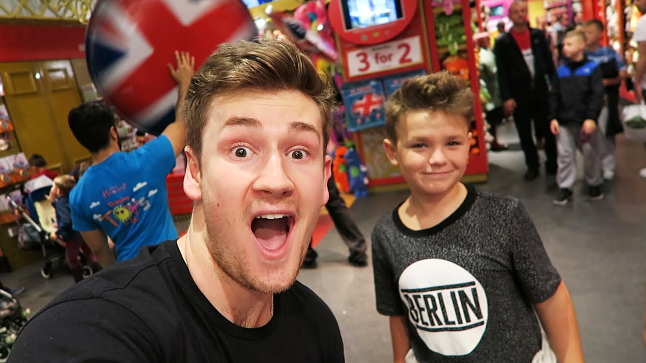BIGGEST TOY SHOP IN THE WORLD