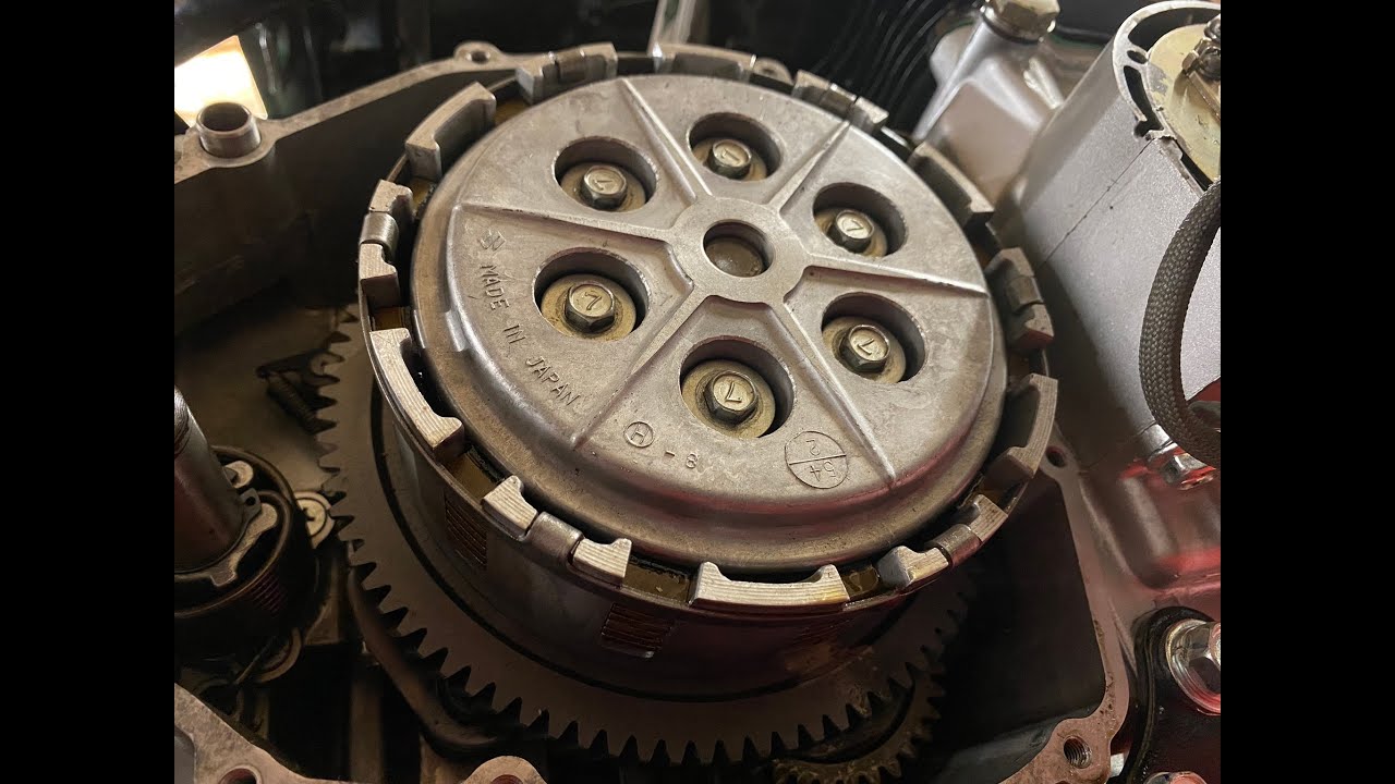Suzuki GS550 koppeling plaatsen