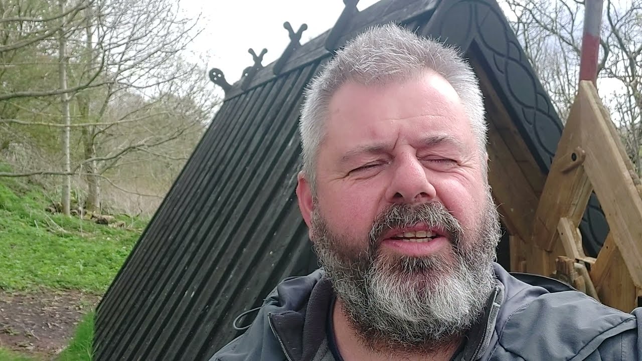 Viking style pithouse, underground damp proof membrane. How it is made.
