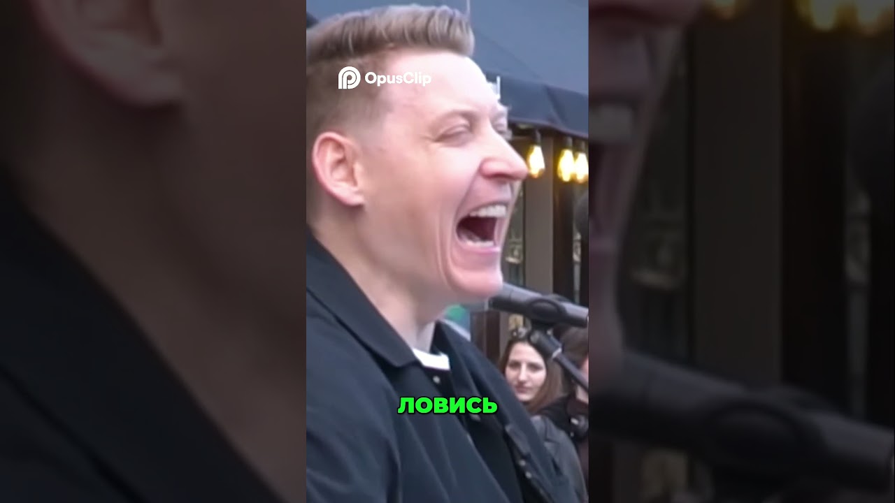 Уличный музыкант взрывает толпу! Майский дождь и гитара!  #музыка #игратьнагитаре  #гитара