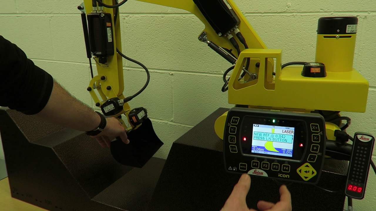 Leica iCON iXE2 2D Excavator Laser Bench