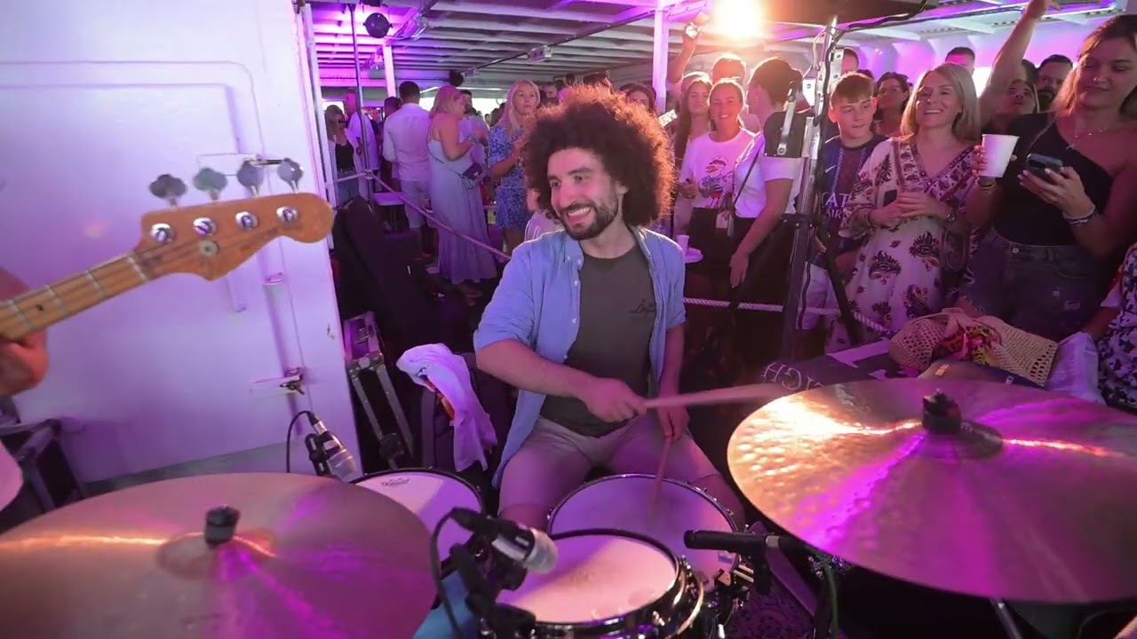 Trag u beskraju, koncert na trajektu Split - Vela Luka u cast Olivera Dragojevića