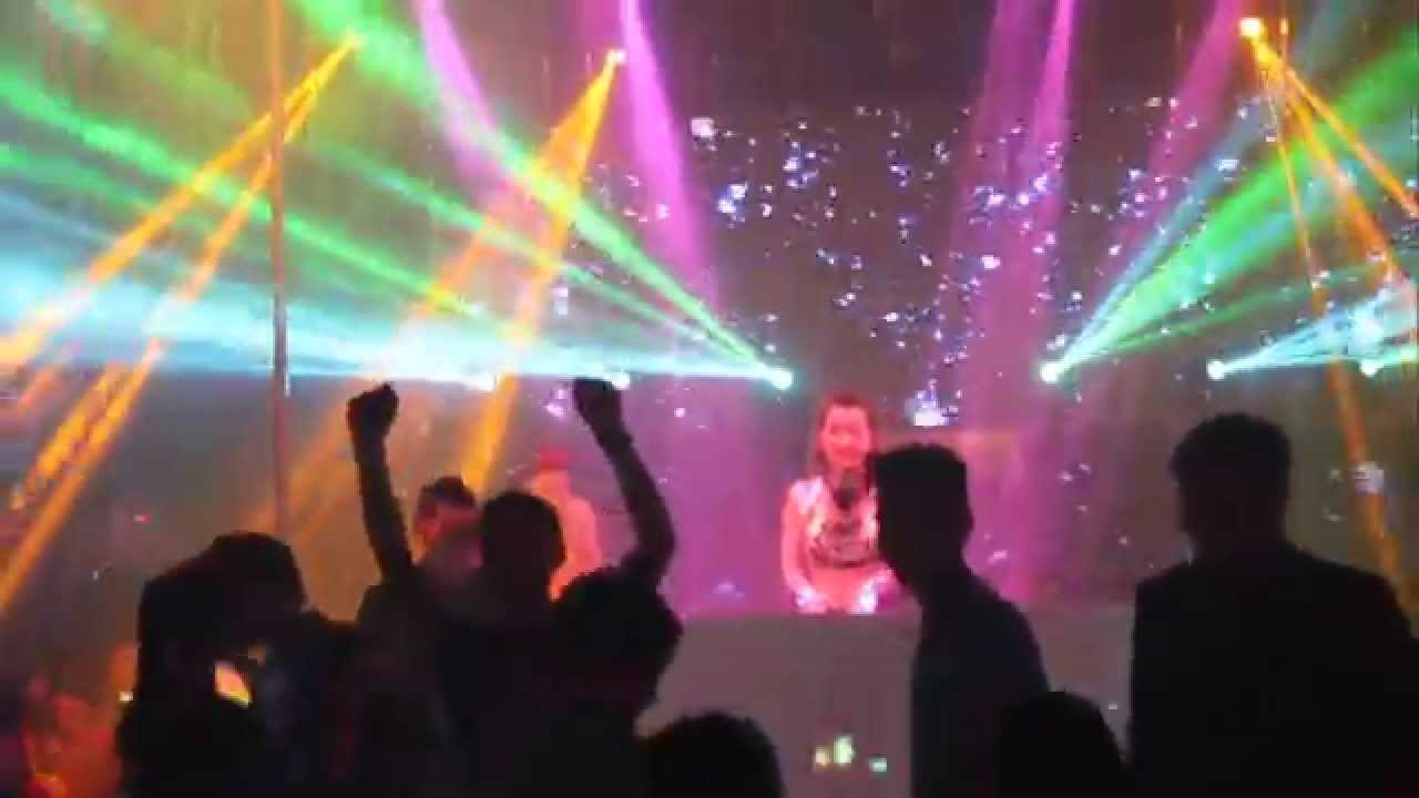 Dj Trang Moon diễn tại New Phương Đông [full]