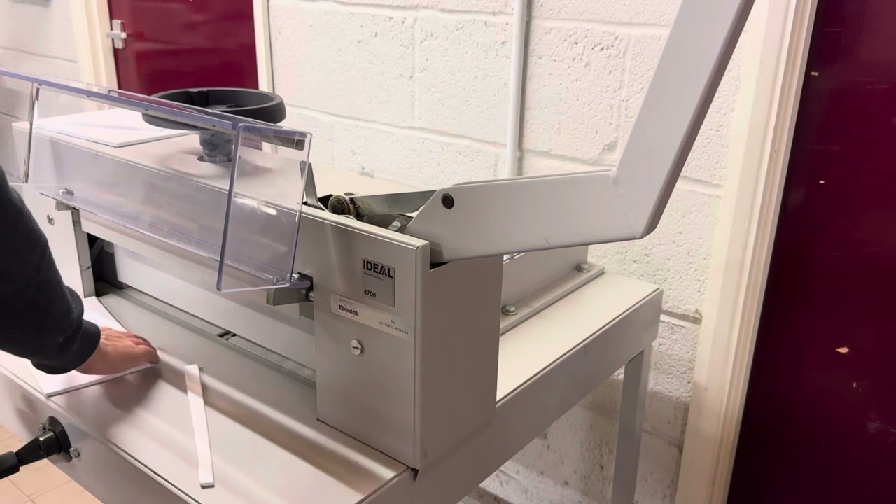 Used IDEAL 4700 Guillotine Cutting Dense Sheet