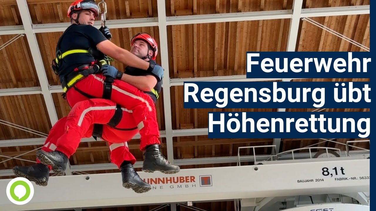 Berufsfeuerwehr Regensburg trainiert Höhenrettung im Bergwacht-Zentrum Bad Tölz