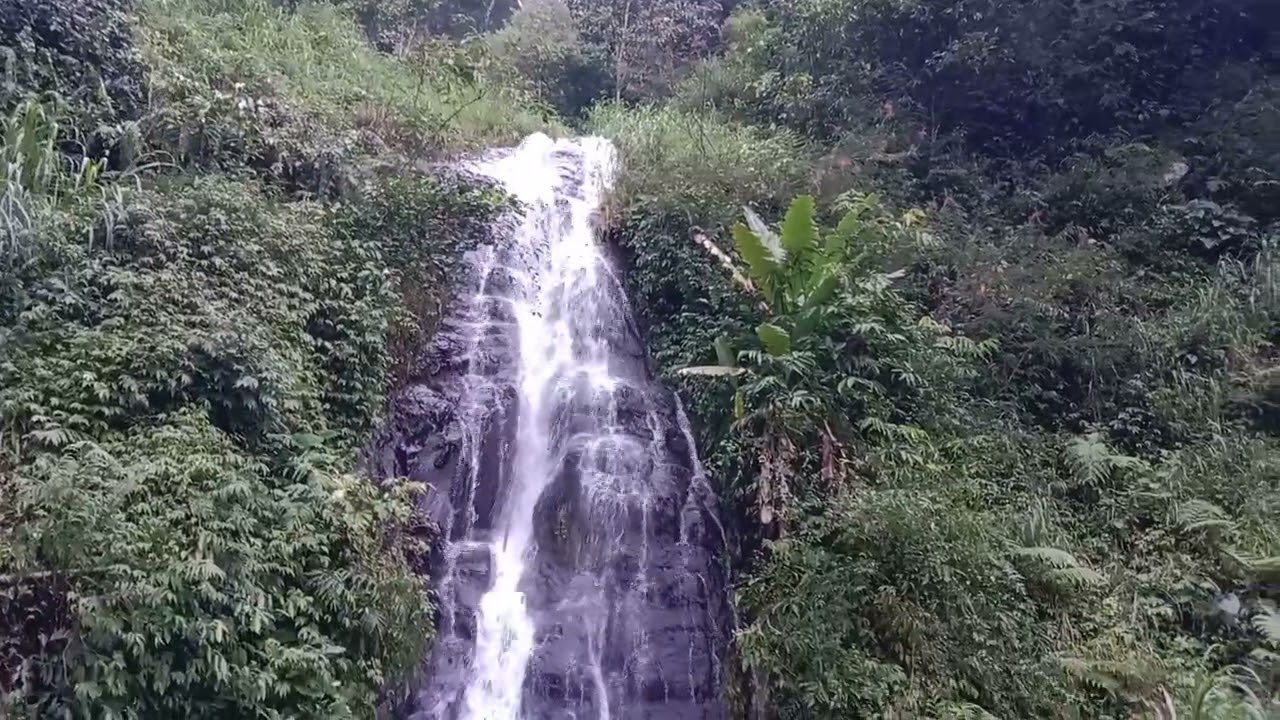 Indah   Memanjakan   Mata  Air  Terjun Lebakbarang   Pekalongan