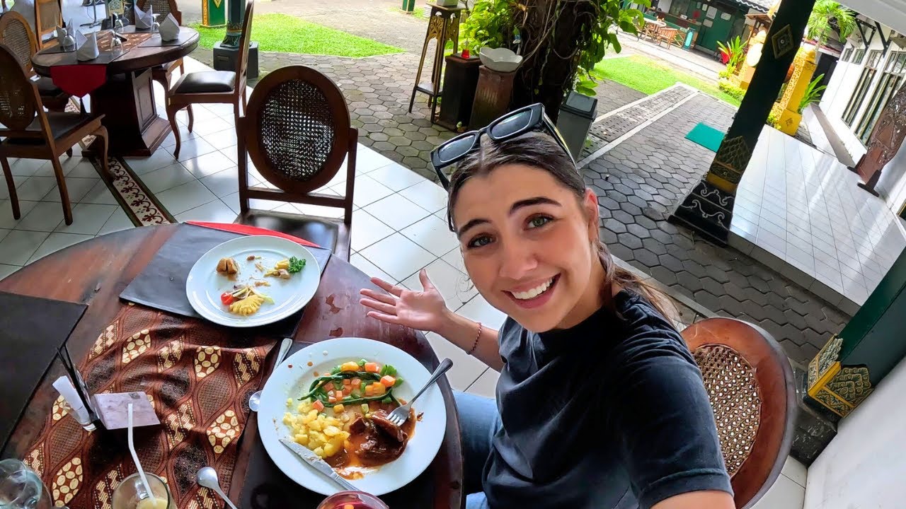 $15 ROYAL Feast in Indonesia! 🇮🇩