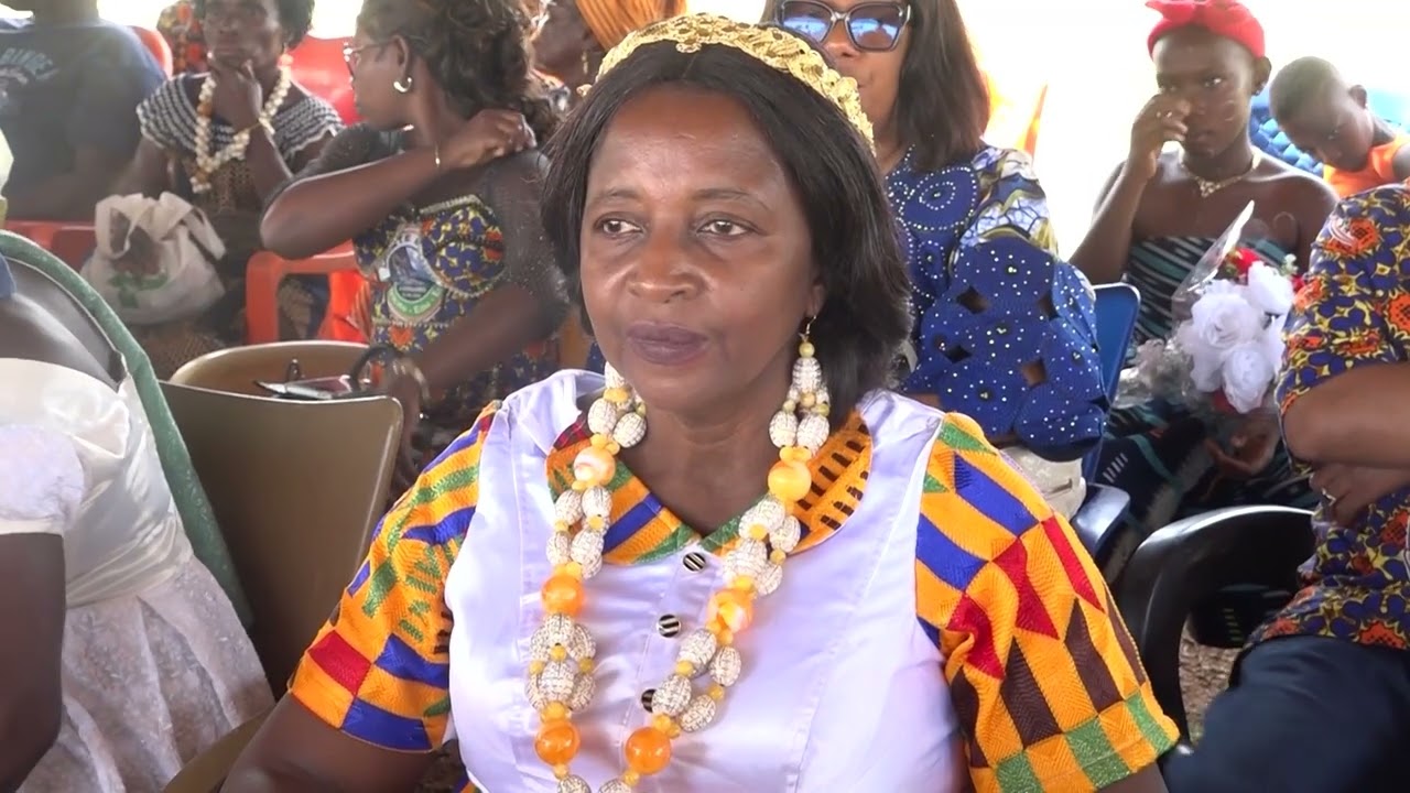 Les populations de Komambo célèbrent l'électricité et l'eau dans le village