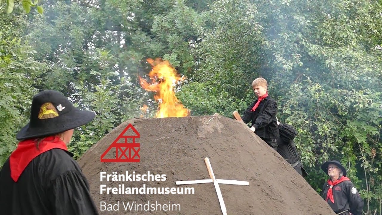 Kohlenmeiler im Fränkischen Freilandmuseum